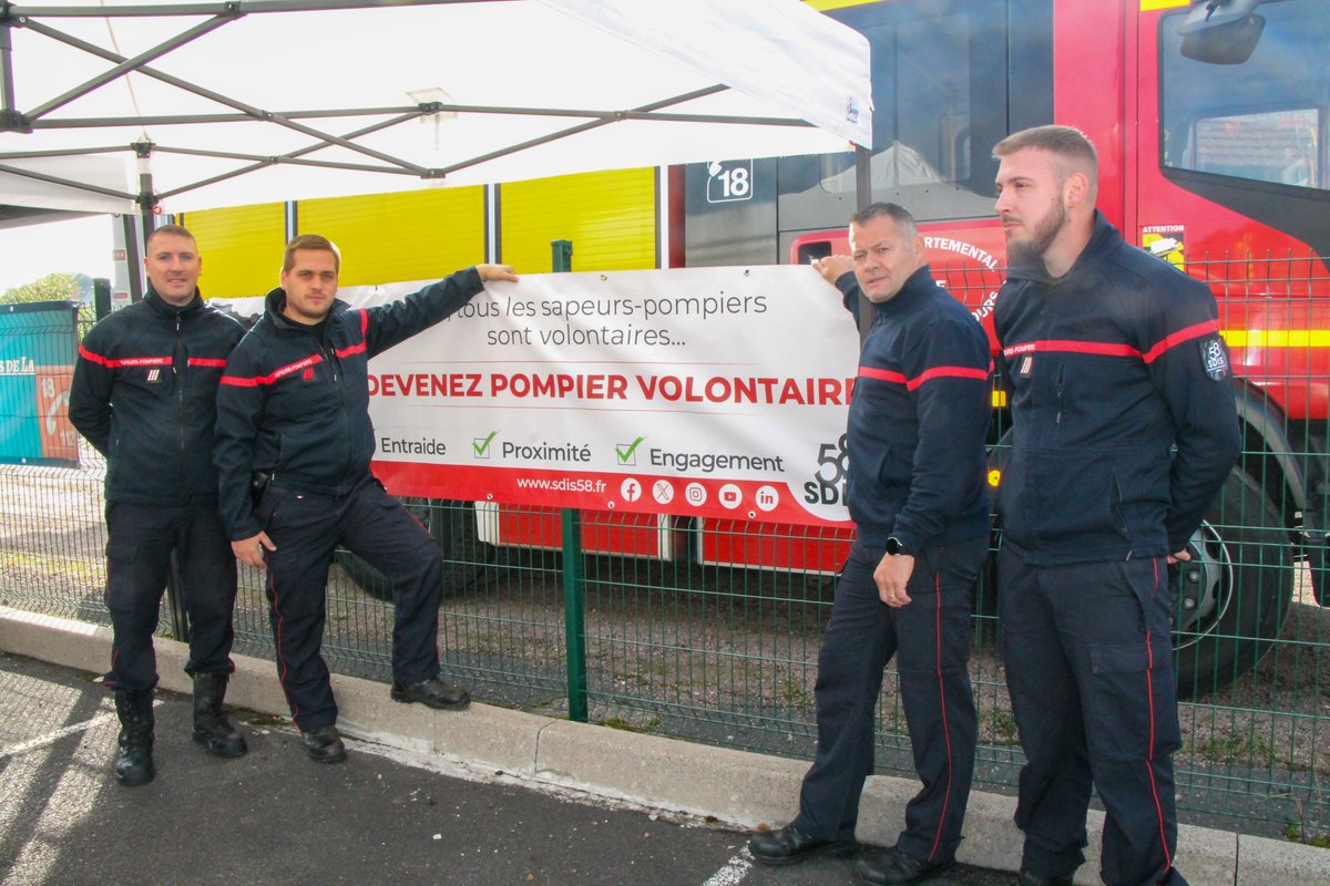 SDIS58's tweet image. 🚒 Retour sur les portes ouvertes à La Charité-sur-Loire !

Samedi 27/09, de nombreuses familles sont venues découvrir les missions des pompiers, échanger et partager un moment convivial.

👏 Bravo aux pompiers et merci à la population pour son soutien !

📸 Cyril Vailly