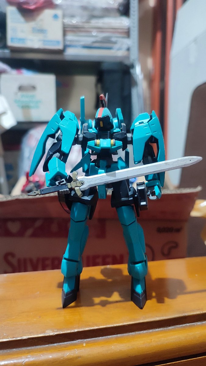 endioctavia's tweet photo. Hallo Guys, gue punya banyak banget Gundam di rumah, gue mau jual preloved nih guys. start from 200ribu per item. lokasi penjual di Depok. Bisa COD an di Margocity Depok. Thanks ya guys... https://t.co/Ctlv4AbF6l