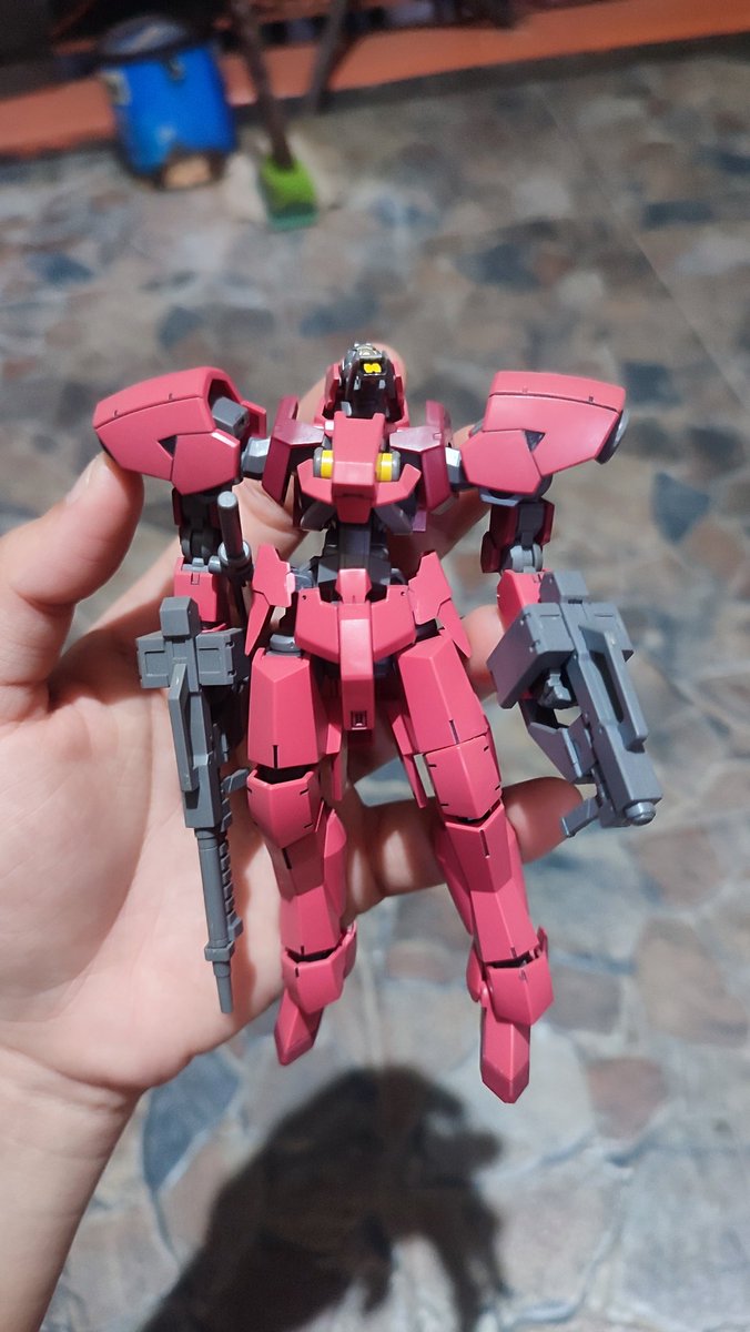 endioctavia's tweet photo. Hallo Guys, gue punya banyak banget Gundam di rumah, gue mau jual preloved nih guys. start from 200ribu per item. lokasi penjual di Depok. Bisa COD an di Margocity Depok. Thanks ya guys... https://t.co/Ctlv4AbF6l