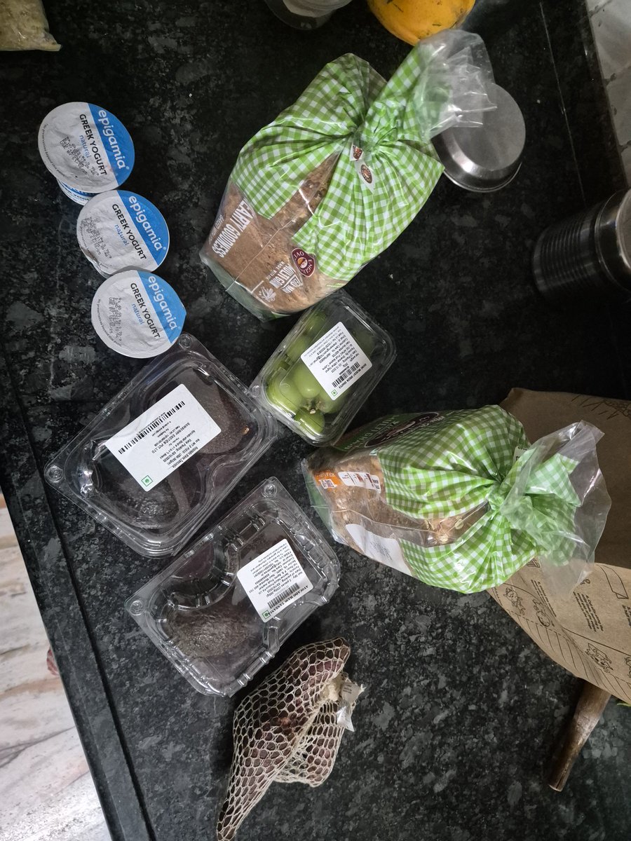 insane234's tweet photo. @letsblinkit @zomatocare @deepigoyal @jagograhakjago @OrganicConsumer this is my order id ORD03968574605 in which I have received 2 green yoghurt which are out of expiry date. What type of service is this? Time to take you to the courts. Below is the attached order https://t.co/4bWStV2pw0