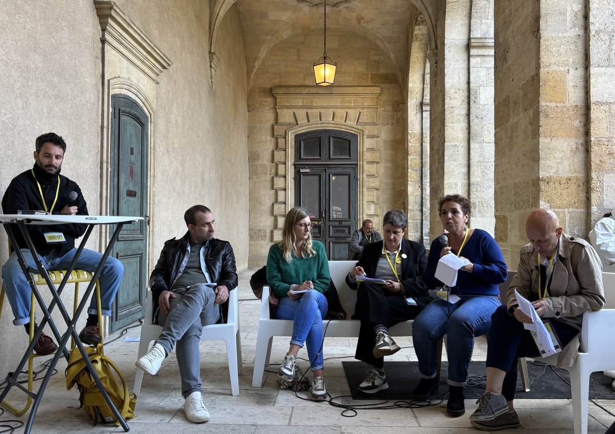 placepublique_'s tweet image. Table ronde : Vers une société de la sollicitude : comment le « prendre-soin » devient un projet politique ? 
Avec : 
- Pauline Albouy-Pomponne, conseillère municipale PP à Lavaur,
- Lila Bouadma - Professeure de
médecine,
- @NaimaCharai, militante associative  et @GenerationsMvt