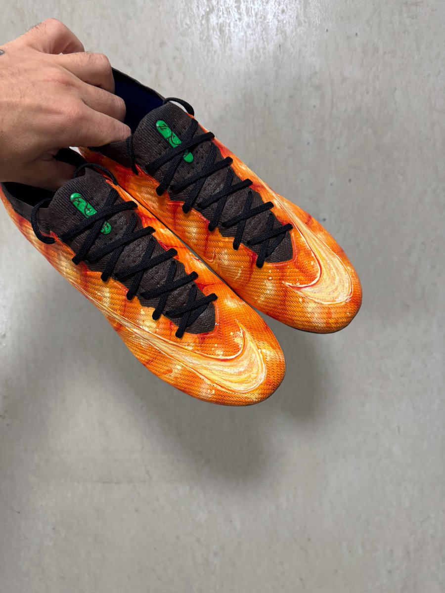 camcreatez tweet media