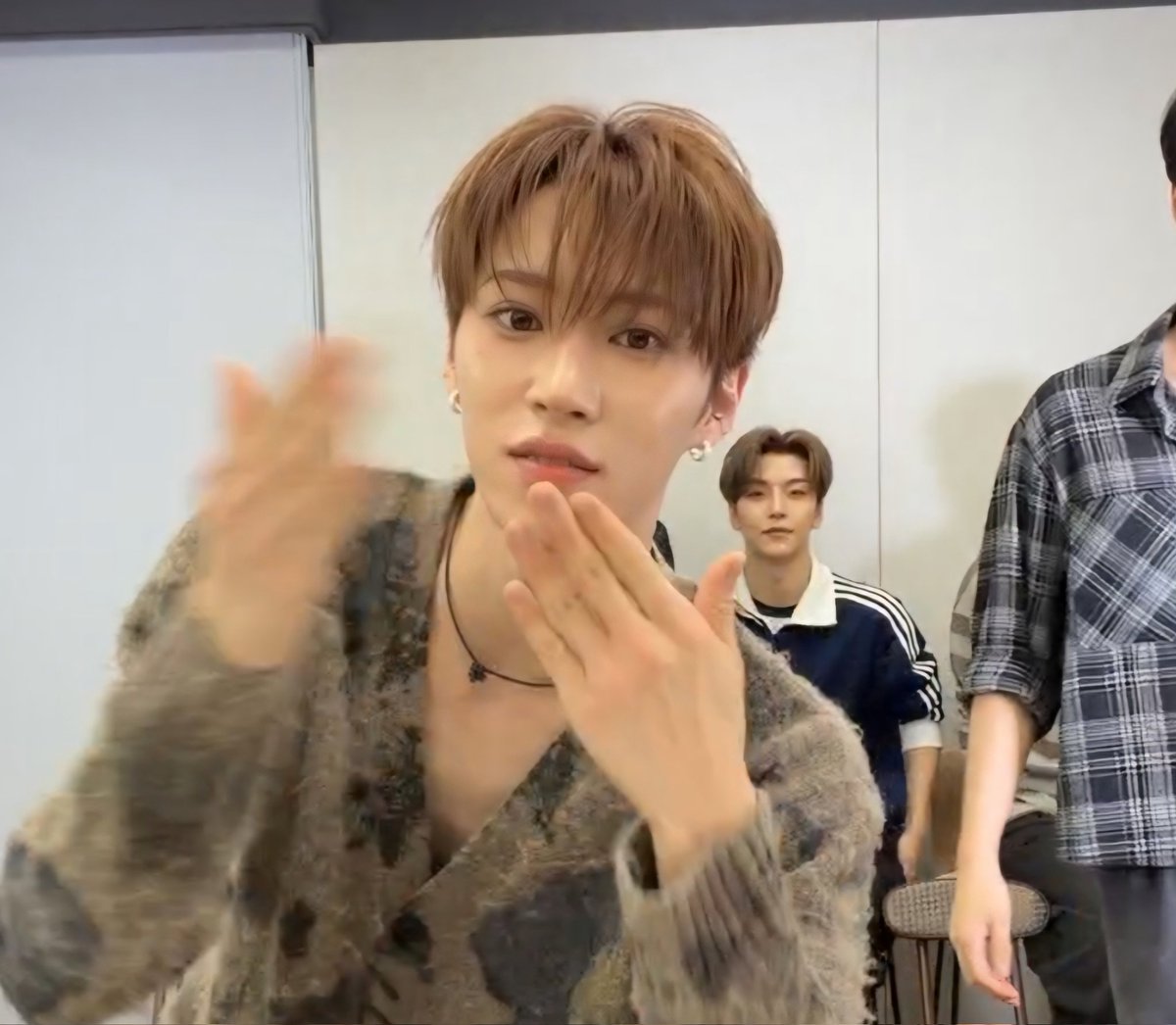 ニャオ様用です•*¨*•.¸♬︎ サイドオープンハイウエストフレアパギンス[品番：MKSW0063871