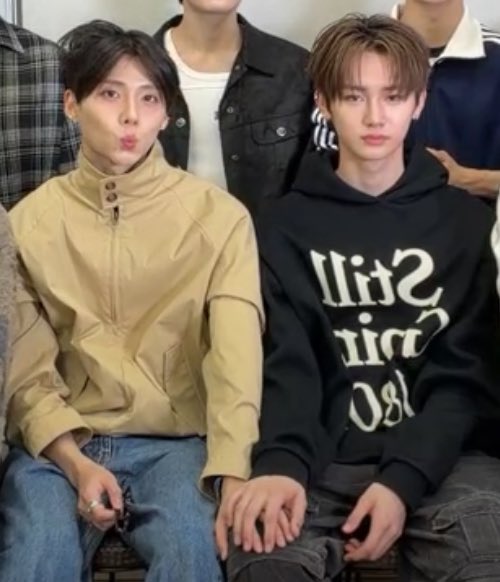 dailywonxin's tweet photo. this is the reason why they are trying so hard to separate them https://t.co/O4wbueJhi9