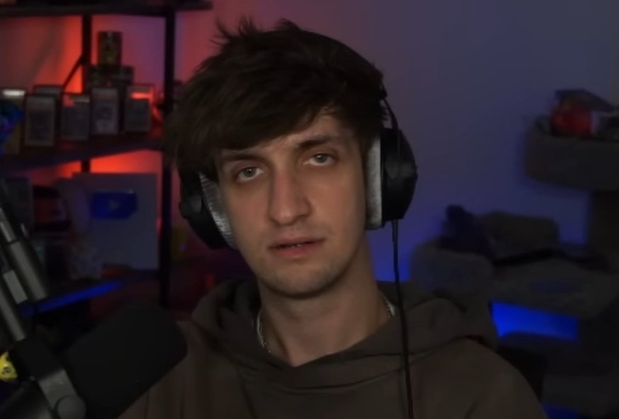 sleepyingh___'s tweet photo. another pezzy stare image added to the collection! 😀 https://t.co/JaKCKBkt50