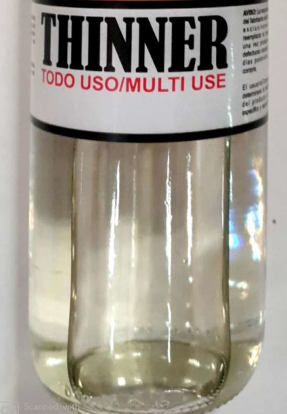 La inconsciencia y la desidia puede hacer mucho daño cuando hablamos de la utilización de químicos.
Mis vecinos están usando thinner en su techo, sin avisar previamente y ya he vomitado 2 veces y con enfermos eso agrava su condición.
INCREÍBLE... Y es una buena vecina.