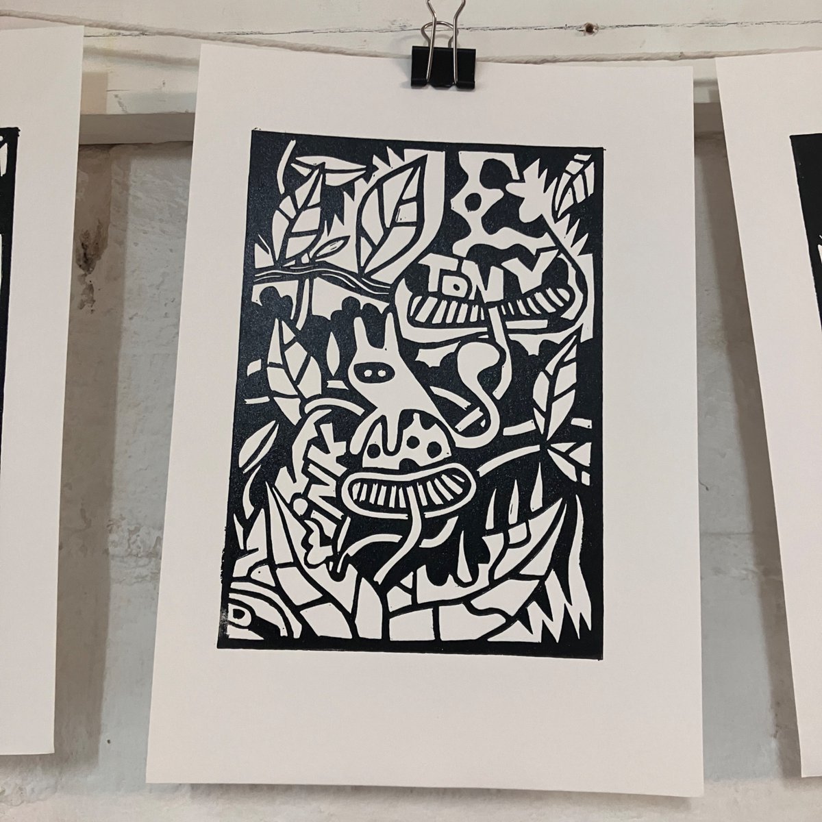 petefowlerart's tweet image. Been working on some lino prints. 
I’m going to have a few versions along with a hand painted edition.
Here’s some test prints etc.
Will be on my shop when the ink dries properly.

petefowlershop.com