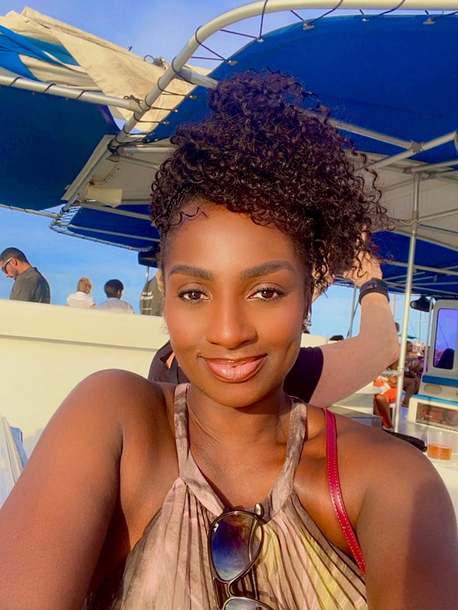 AteaaTina's tweet image. Snap saw it first 😊
#WeekendVibes #relaxing