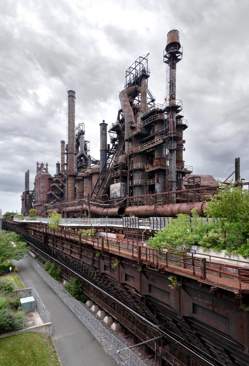 Deserted tweet media