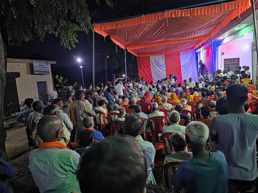 Manojpandeyweb's tweet image. आज की जन चौपाल में उमड़ी हुई परिवाररूपी जनता ने स्थापित किया उसका विश्वास
पूरी मजबूती से बना हुआ है और बढ़ता हुआ जा रहा है।
क्षेत्र की जन समस्याओं को निराकरण के लिए कृत संकल्प
