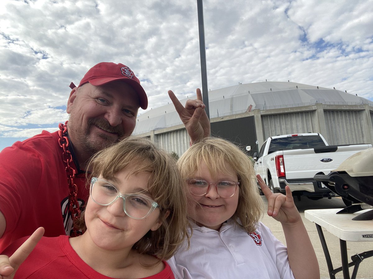 wdiamond605's tweet image. Consider this our application for Tailgaters of the Game @SDCoyotes