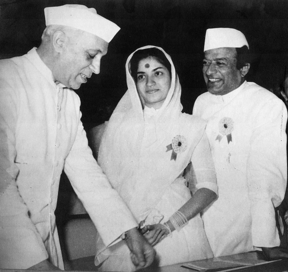 Nehruvian tweet media