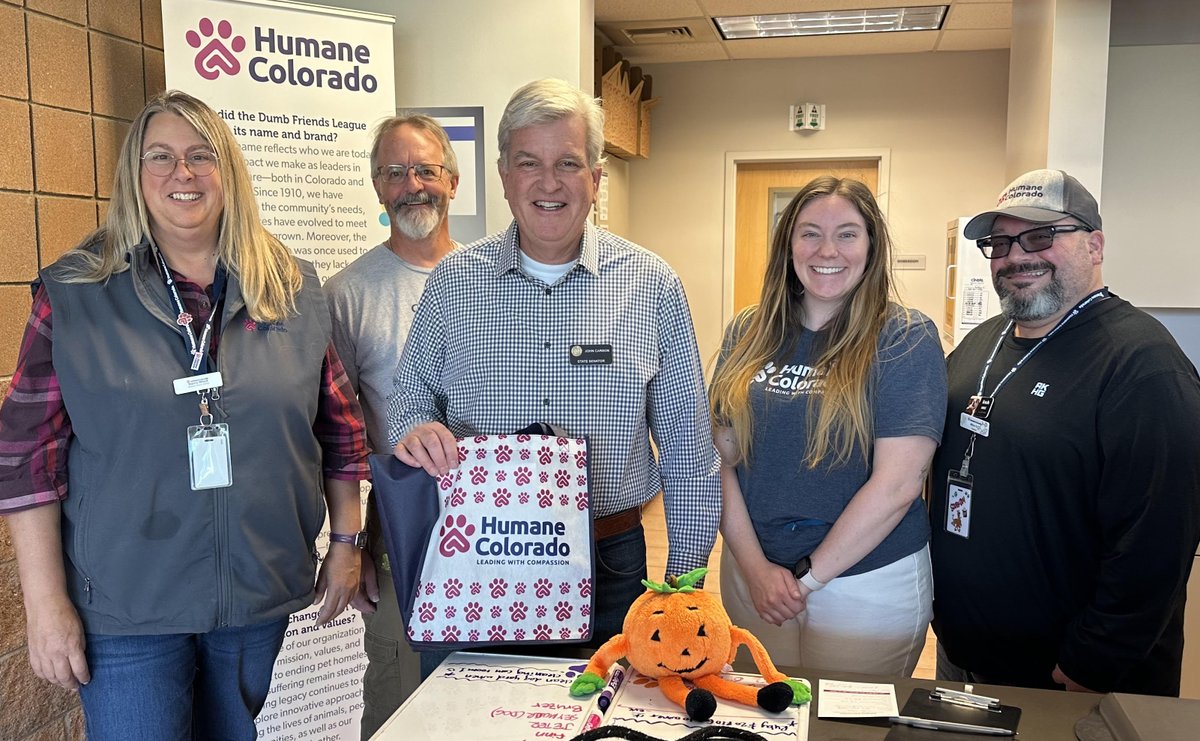 Sen_John_Carson's tweet photo. Had a great tour at Humane Colorado in Douglas County. Thanks to Elaine Wood & the wonderful staff & volunteers who care for dogs, cats & small pets and to help them find homes. They also partner with @dcsheriff Animal Services.
#HumaneColorado #petadoption https://t.co/vm5Vhpxh2b