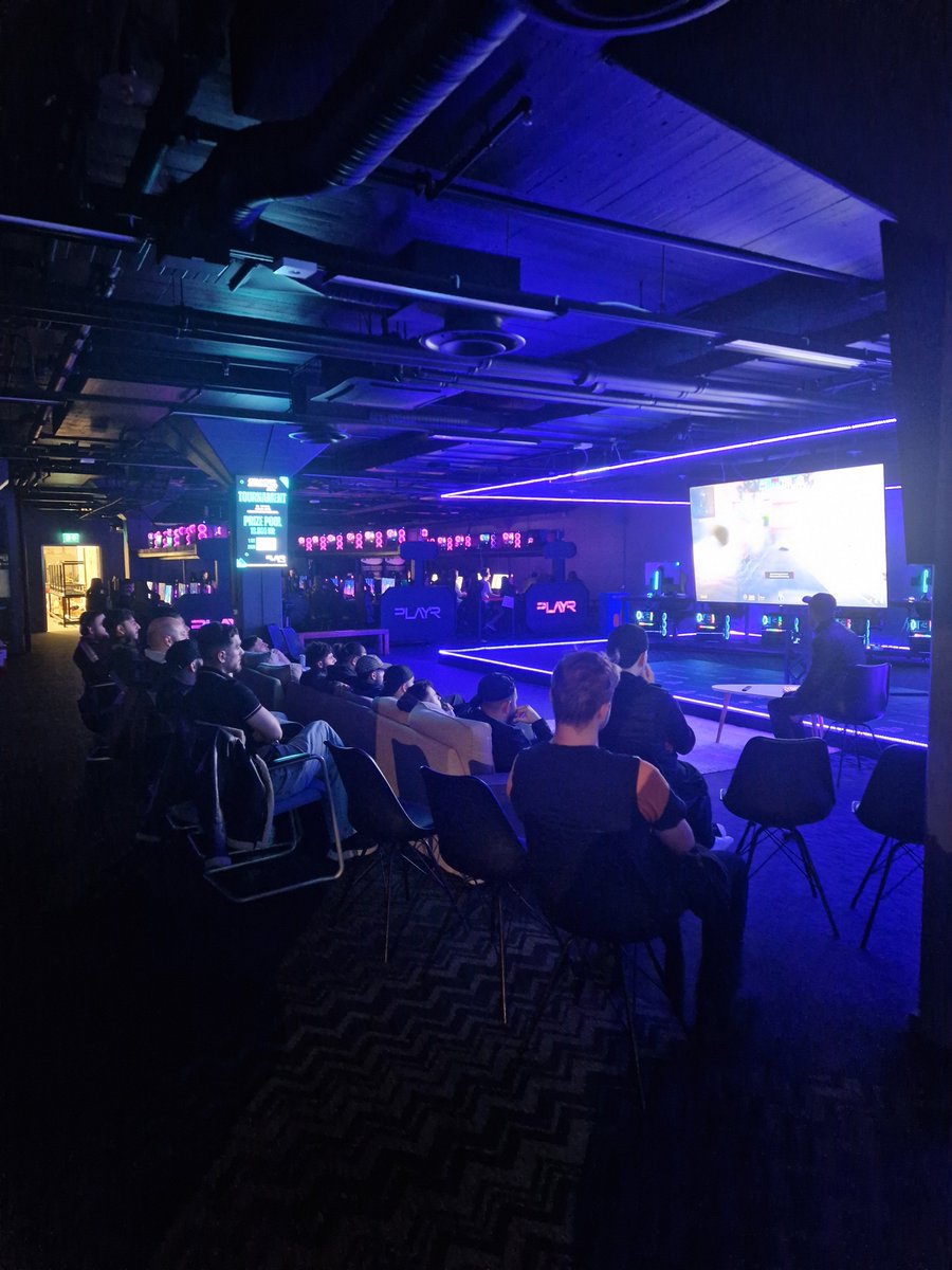 Playrbyfaour's tweet image. Finals soon tune in at our gaming center Playr By Faour Per Albin Hanssons väg 14, 214 32 Malmö

We are also streaming on: itch.tv/playresportcen…