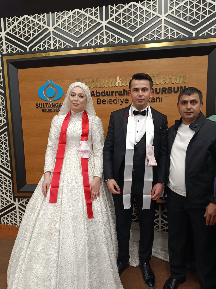 Sultangazi #itfaiye Grubundan üyemiz Fatih NALCI'nın nikah merasimine katılarak mutluluklarına ortak olduk. Kendilerine ömür boyu mutluluklar ve iki cihan saadeti dileriz. 
#İMED YÖNETİM KURULU