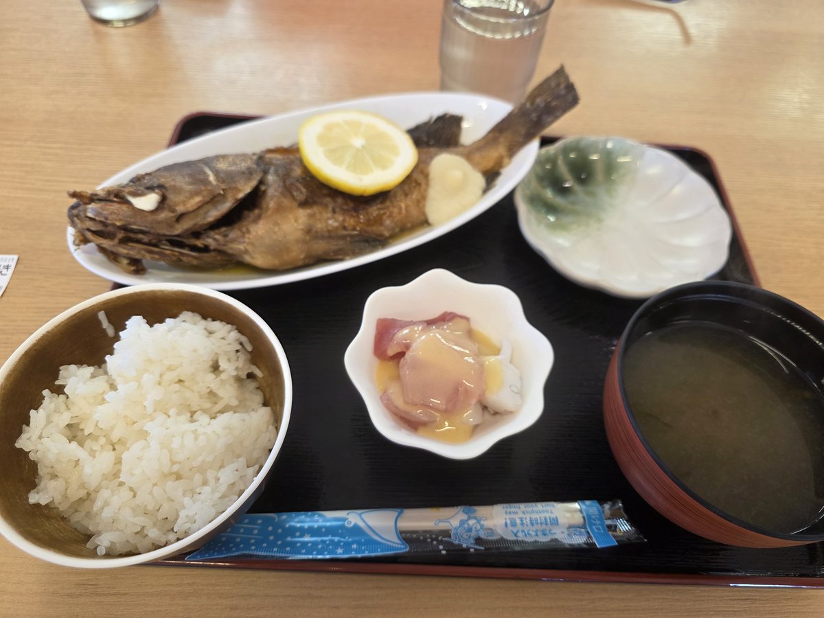 yappy__'s tweet photo. 昼はミーバイのバター焼き定食
おろしニンニクもついてパンチがあり美味でした
夜はあぐ～豚しゃぶしゃぶ食べ放題
めっちゃ追加あぐ～した
平仮名やから雑種の方やったけど美味しかった https://t.co/s2hIwz1Hqo