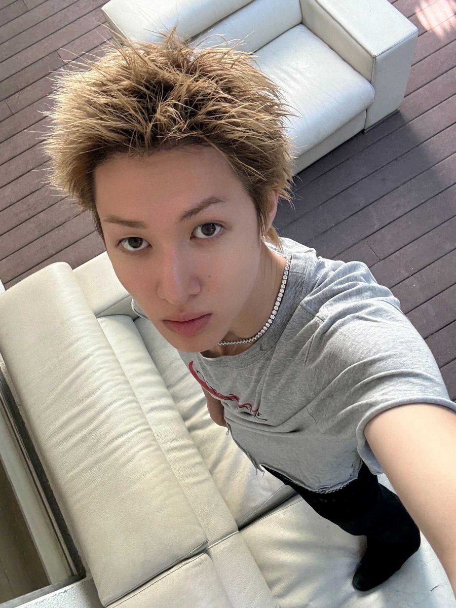 CORTISHQS's tweet photo. [251004] #MARTIN Weverse Update

It’s been a minute ⏰ 

미국 잘 도착했어요 🫂 (I arrived in America safely 🫂)

#CORITS #코르티스 https://t.co/0s7NUeoTaO