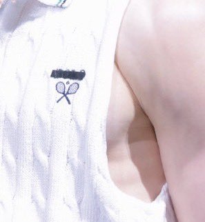 mmmoonriver tweet media