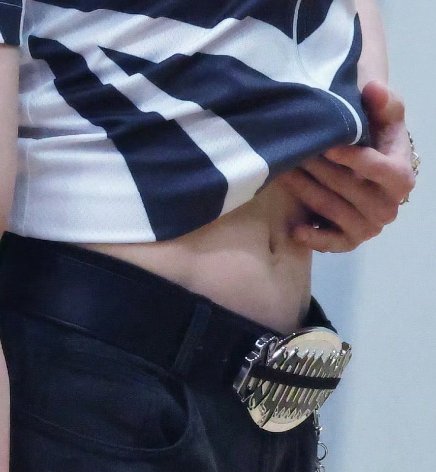 mmmoonriver tweet media