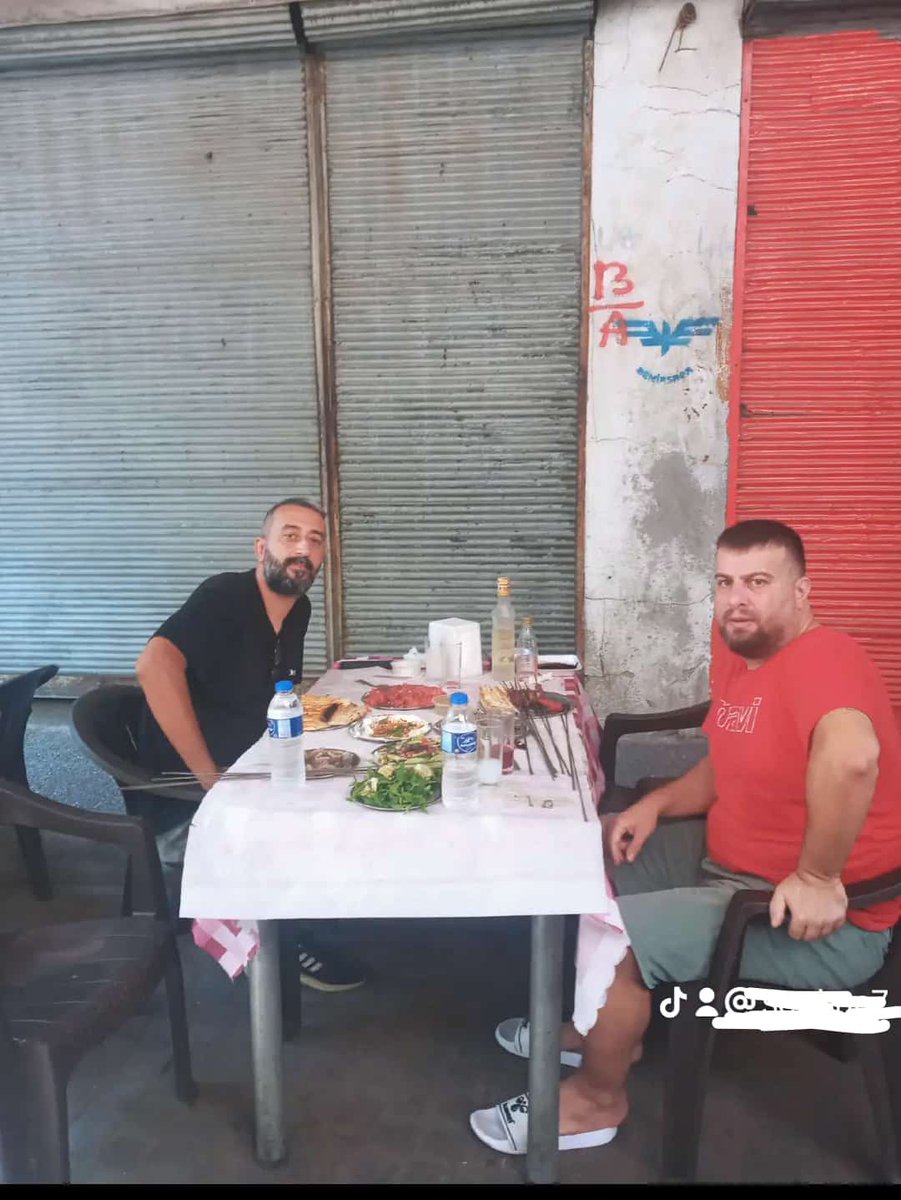 At sahibi abim Nail abimle ciger keyfi. Gümbür gümbür geliyoz. Maşallah tayimiza