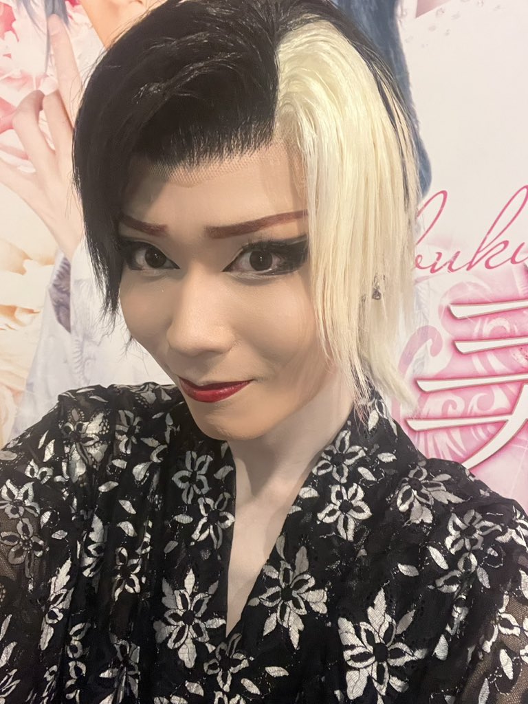 yyv_w2's tweet photo. 10.04 特別公演 https://t.co/XC9e7dY23m
