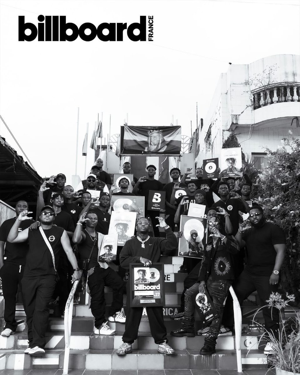 CONSPIRATION 🚀 ZINODICT ❤️

GOOD VIBES ❤️🚀❤️🚀

Didi B nous présente sa plaque pour avoir intégré le prestigieux classement Billboard Afrobeat US Songs 🇺🇸

À cette distinction s’ajoute également la présentation de plusieurs autres récompenses déjà obtenues.