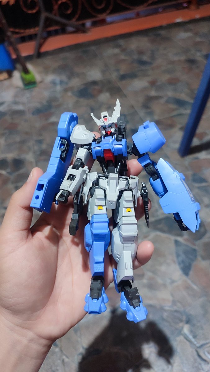 endioctavia's tweet photo. @medyrenaldy_ Hallo kak Medy, kak, kamu mau beli gunpla aku engga? preloved kak, start from 200ribu. masih banyak banget sih koleksi lainnya.. https://t.co/HeLtVwDZ7F
