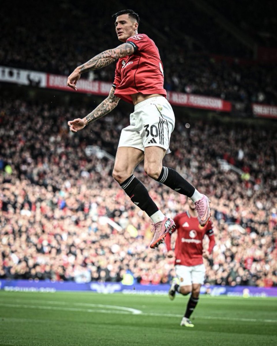 I following you? 

New season starting soon I need more active Manchester United top accounts to follow.

Comment your handle repost, like &amp; follow whoever likes your comment👇❤️

Shout out to Amad Diallo, De Ligt, Casemiro, Sesko, Bruno Fernandes, Mount, Mbeumo, Yoro and Cunha