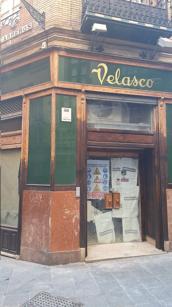 Cerró Velasco. #Sevilla #SevillaHoy