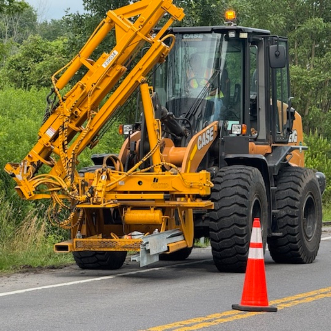 CaseCE's tweet image. New York stops for no one, except maybe CASE construction equipment, which helps fix the roads that keep millions of people moving every day.

@NYSDOT

#caseconstruction #transportation #wheelloader #construction #casece