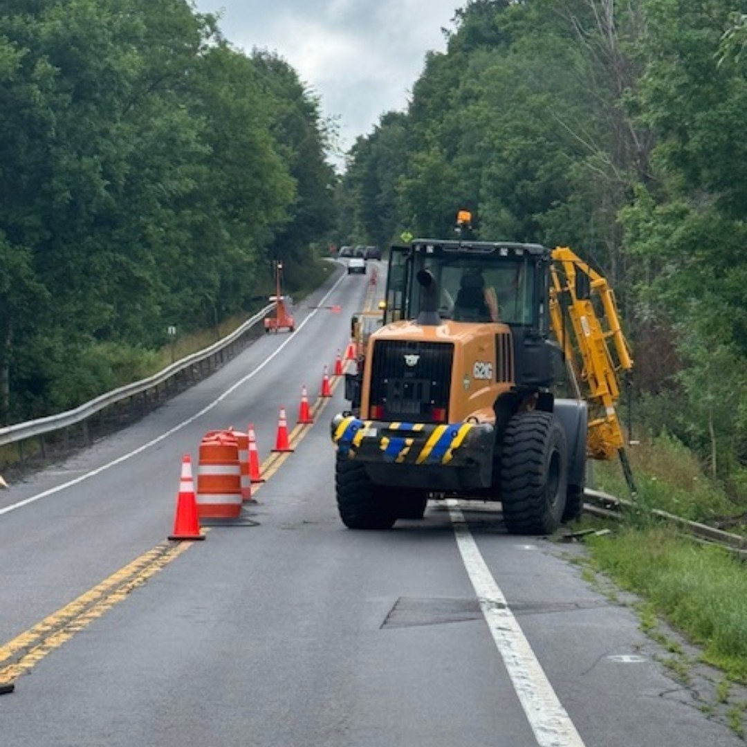 CaseCE's tweet image. New York stops for no one, except maybe CASE construction equipment, which helps fix the roads that keep millions of people moving every day.

@NYSDOT

#caseconstruction #transportation #wheelloader #construction #casece