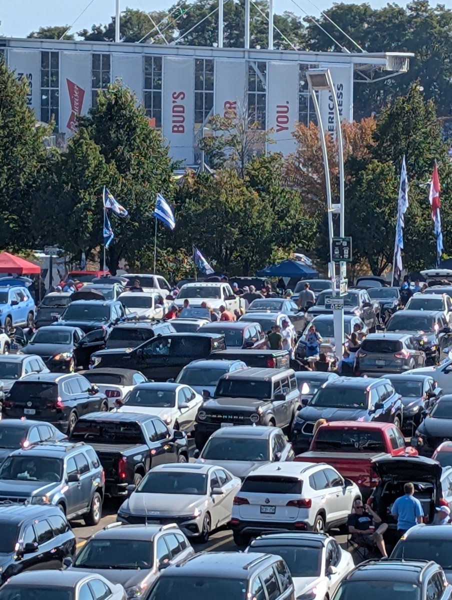 WeStillTailgate tweet media