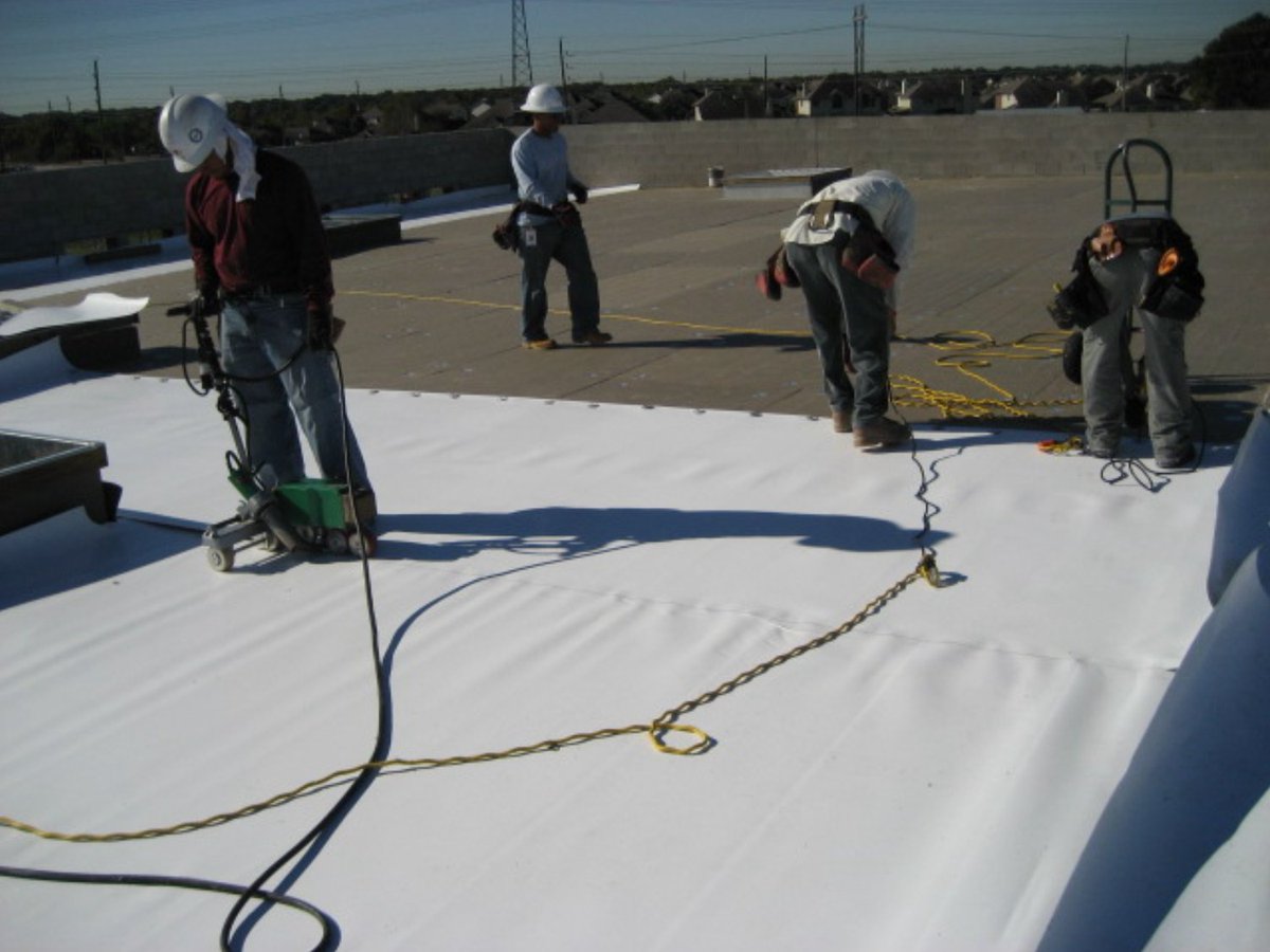 ChoiceRoofPros's tweet photo. PVC delivers:

✔️ Superior weather resistance
✔️ Energy savings
✔️ Flexible installation options
✔️ Long-term durability 
✔️ A strong ROI 

Knowledge is power. The more you know about PVC, the easier it is to turn quotes into sales.

👉 Full guide: https://t.co/BLqQL6in6U https://t.co/v1ZUH0grPh