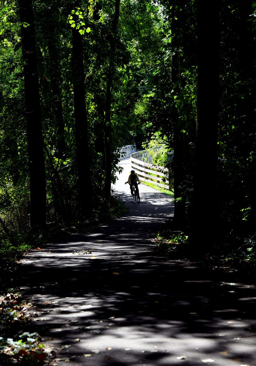 RideCATA's tweet image. 🌿🚍 Take some time to discover, ride and explore nature’s scenic routes with CATA.

With new shelters, wayfinding signs, bike racks and repair stations, the transition from #TransitToTrails is easier than ever.

MORE: cata.org/TransitToTrails.

#rideCATA #PublicTransit