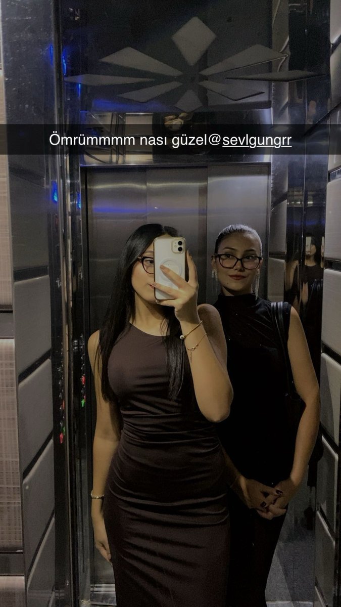 tssude5's tweet photo. Ablamı çok özledim(1 gündür ayrıyız) onu çok seviyorum ve o olmasa ne halt ederdim bilmiyorum KISACA ABLAMA AŞIĞIM 🥹❤️❤️❤️ https://t.co/PGtiOgMSAY