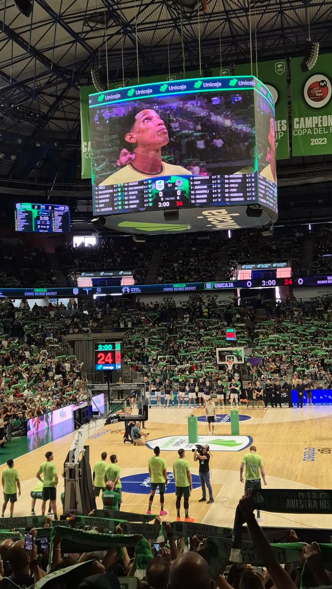 Una más. 💚💜
30 años no son nada. 🙏🏽
Con la misma ilusión que el primer día. 🥰
#YoSoyDelUnicaja #Málaga