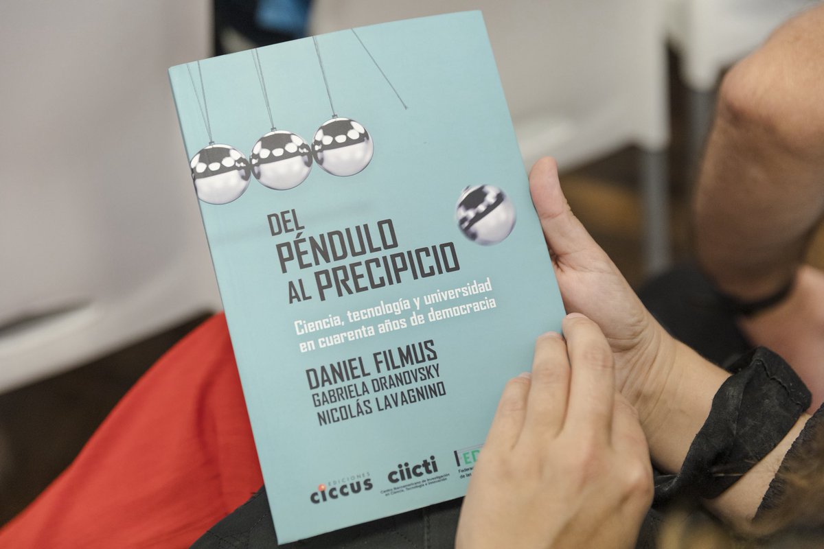 Acompañamos la presentación del libro “Del péndulo al precipicio” de Daniel Filmus en el Instituto Patria. Una reflexión clave sobre ciencia, tecnología y universidad en estos 40 años de democracia

<a href="/Peronismociudad/">PeronismoXlaCiudad</a>