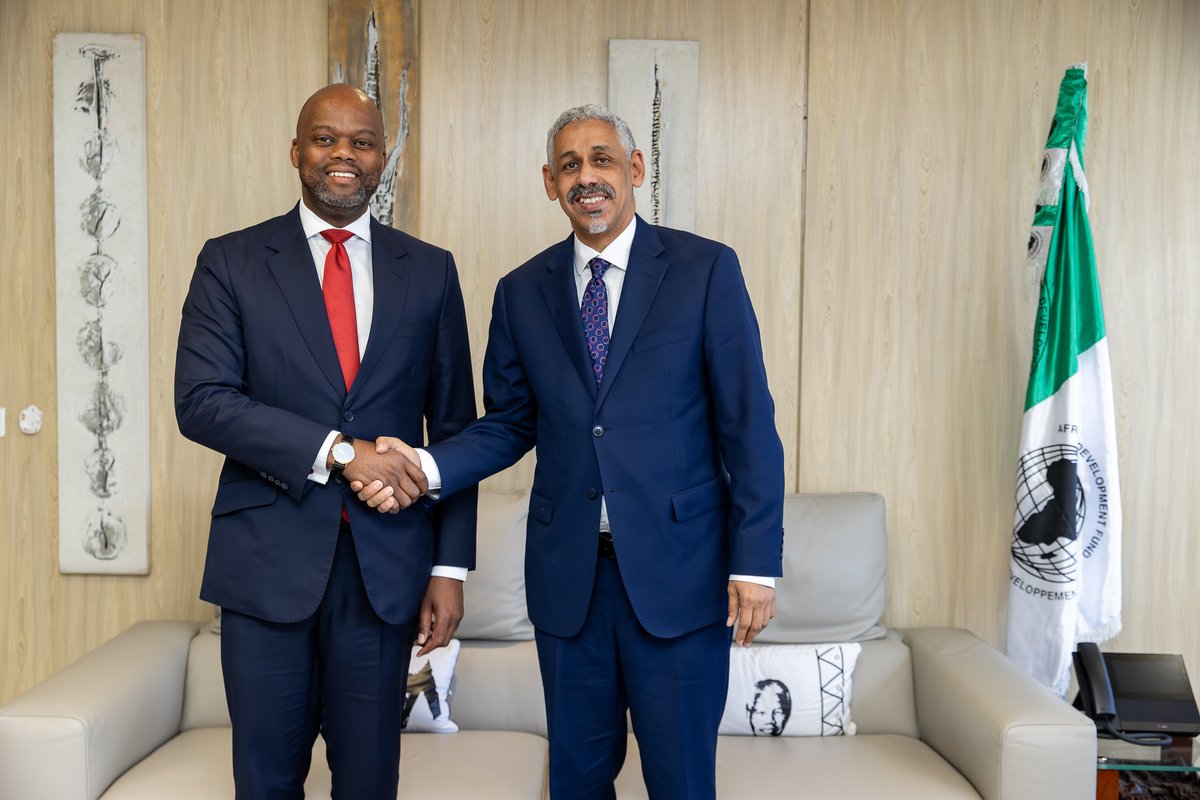 AfDB_Group's tweet image. On Friday, the President of the @AfDB_Group, Dr Sidi Ould Tah, welcomed the Secretary General of the @AfCFTA, @MeneWamkele, to the Bank’s headquarters in Abidjan.

Between 2022 and 2024, the Bank Group approved $7.23 billion in #infrastructure investments to support regional…