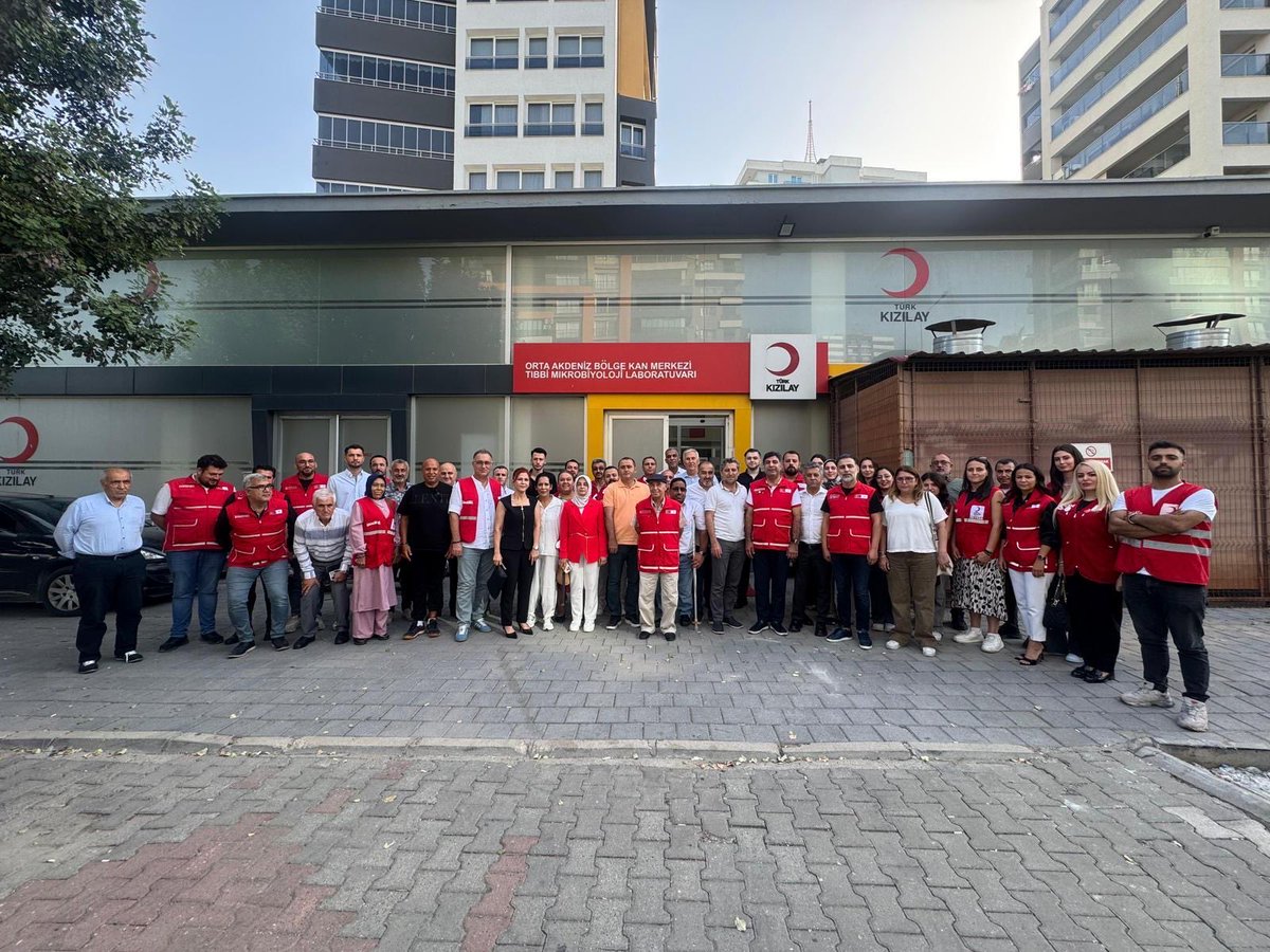 KizilayKurumsal's tweet photo. Yönetim Kurulu Üyemiz Yener Tanık’ın katılımıyla, Adana İl Merkezimiz ve şubelerimizin de yer aldığı İl Koordinasyon Toplantısı gerçekleştirildi.

Bereketli Çukurova’nın kalbi Adana’da, gönüllülerimizin özverili çalışmaları ele alındı. Bölgedeki insani yardım faaliyetlerinin daha etkili yürütülmesi için değerlendirmelerde bulunuldu.
