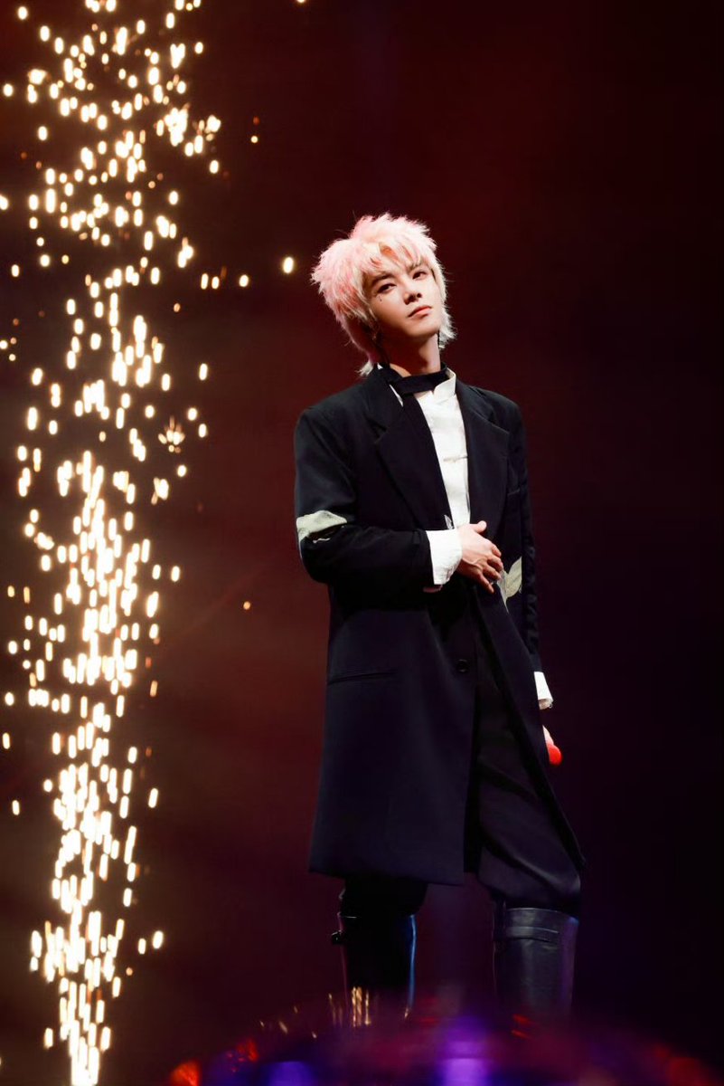 Hua Chenyu 2025 Mars Concert in Nanjing Day 1! 

Pink hair Huahua~ ❤️
#HuaChenyu