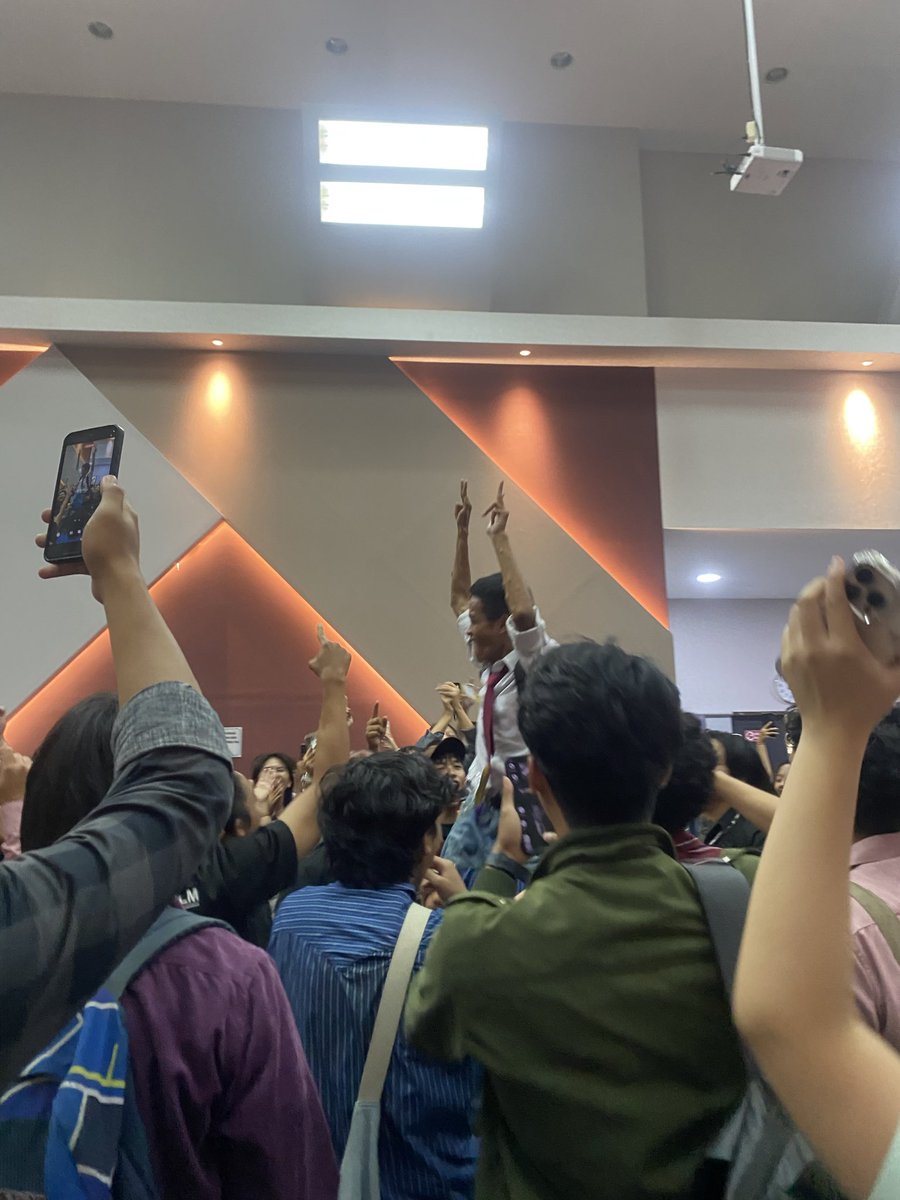 nayi 🐟 tweet media