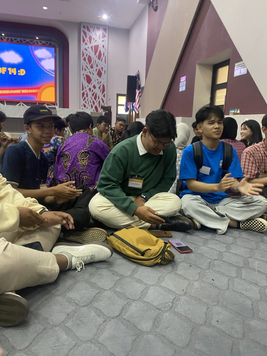 nayi 🐟 tweet media