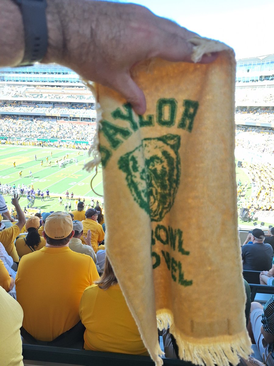 Huge shout out to <a href="/T_REX1991/">T-REX</a>... I lost my 80s growl towel at the Texas bowl years ago and had mentioned that if he ever saw one for sale let me know.... and he found one.