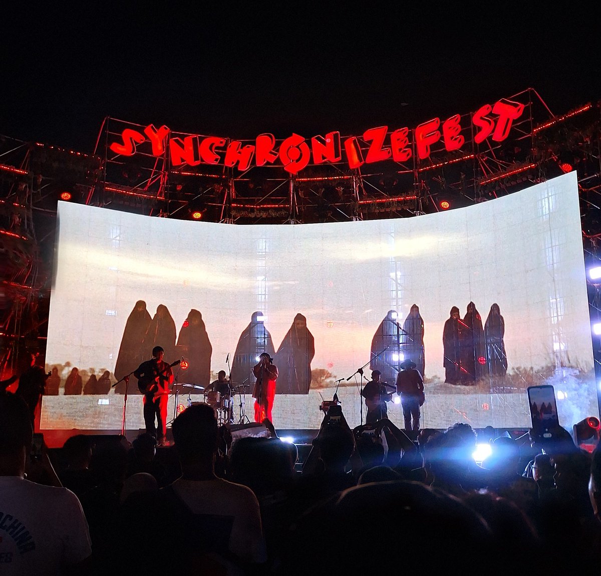 Nonton <a href="/polkawars/">POLKA WARS</a> lagi setelah sekian lama. Cakeps bener. *Atuh jangan 2 tahun sekali ngegigs nya mang. :(