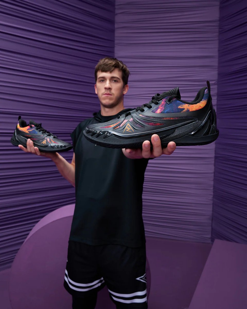 Join Austin Reaves on TikTok for an exclusive first look livestream at his latest signature shoe, the Rigorer AR3. Don’t miss out—exclusive prizes will only be revealed live!

Register now: bit.ly/3KTgV7q