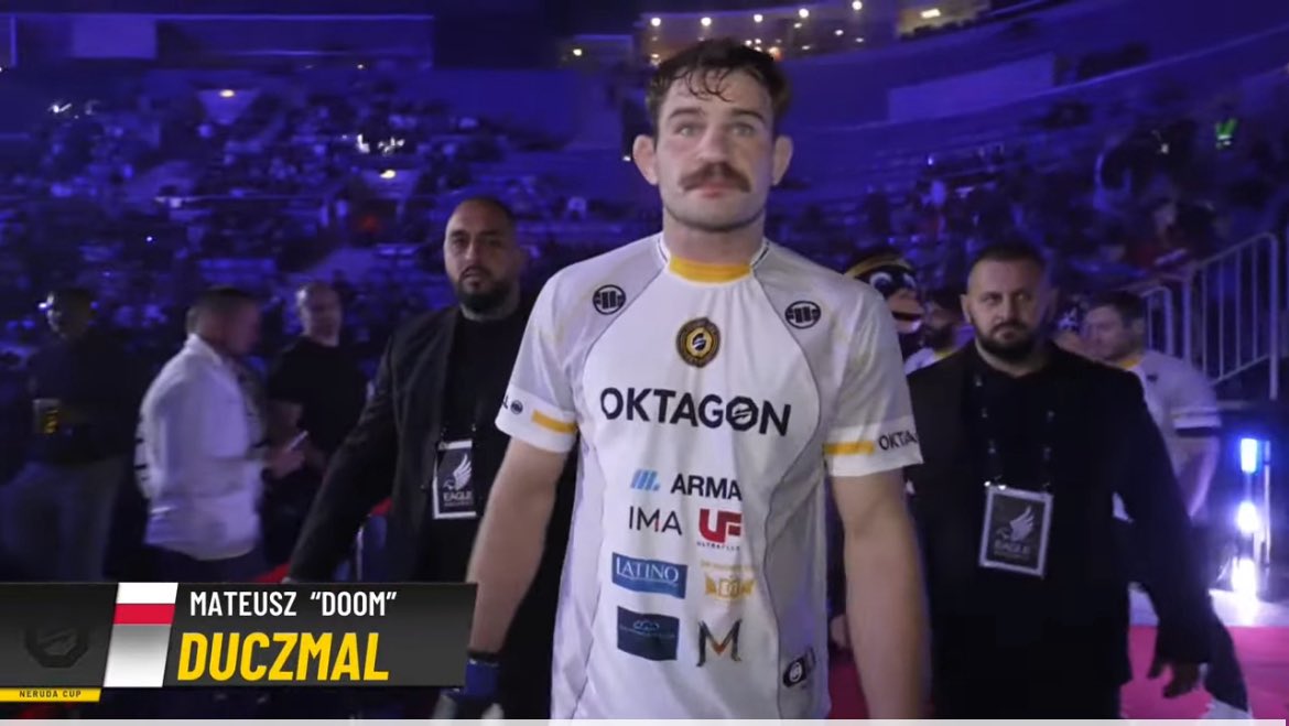 Mateusz Duczmal w drodze do oktagonu w pierwszej walce gali #OKTAGON77 w Bratysławie❗️🚨

Kibicujemy 🔥