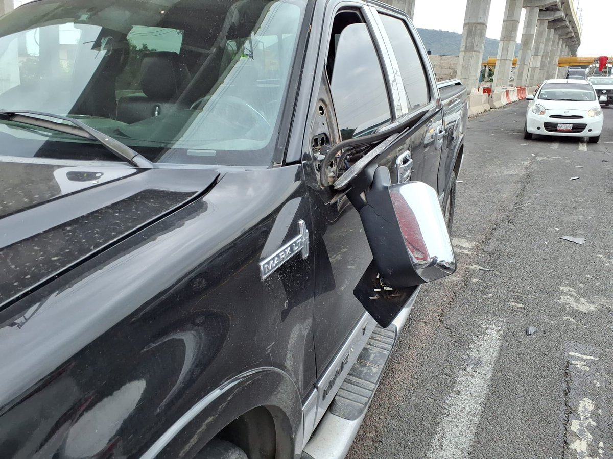 rcmontes's tweet photo. Accidente entre autobús y camioneta en Autopista @CAPUFE México Puebla Km 18+920. Dirección CDMX. Se necesita liberar vialidad y apoyo de @GN_MEXICO_ @GN_Carreteras https://t.co/fZGuG8WP65