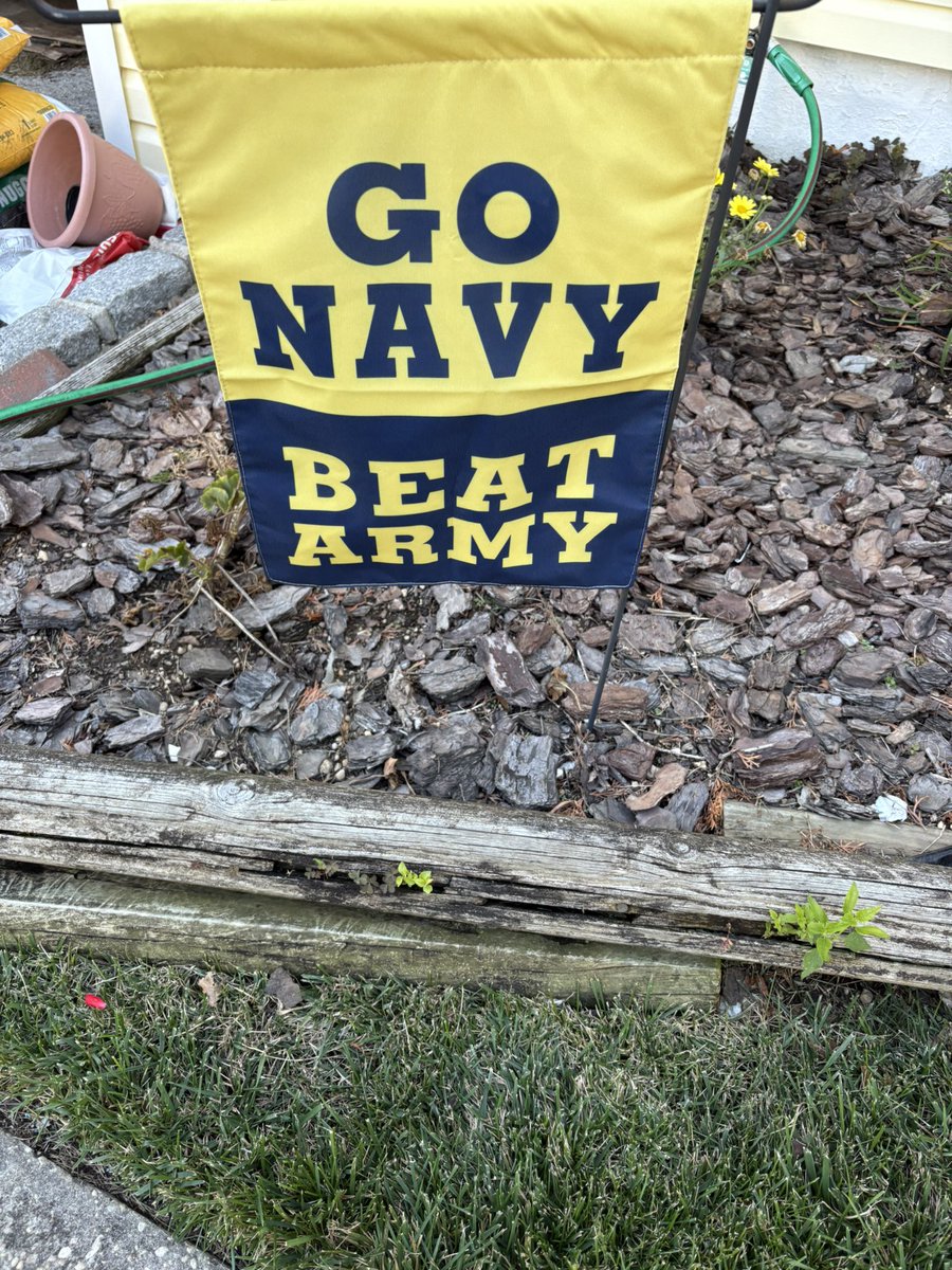 IamTheShelly's tweet photo. Go Navy 🇺🇸⚓ Beat AirForce 
#GoNavy #BeatAF #RollGoats https://t.co/JIRbdEfD1k