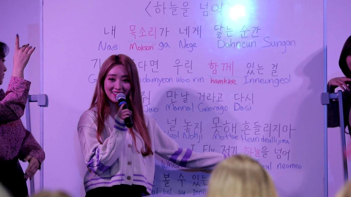 deukaethrowback's tweet photo. october 4, 2019 ㅡ dreamcatcher’s hangul and kpop lesson with fans in belgium

#Dreamcatcher #드림캐쳐 https://t.co/ddczbkxjSN