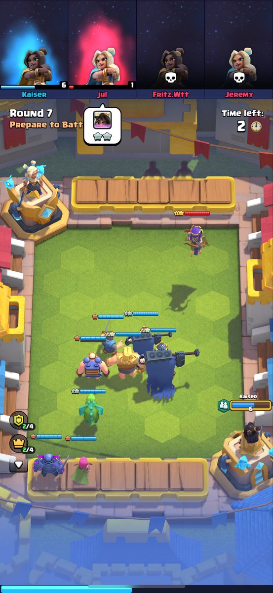 the chaos chaos modifier is really a chaos xD, lvl4 knight round 5 one shot everyone with no regret #mergetactics #clashroyale